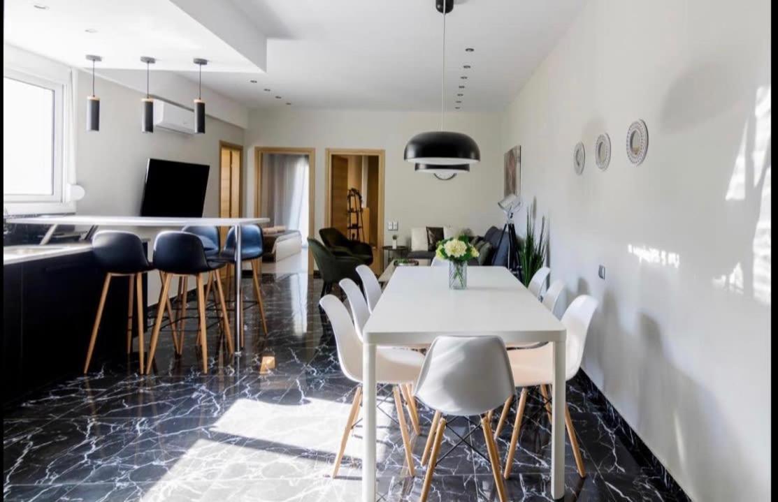 4 Bedroom Penthouse In Center Of