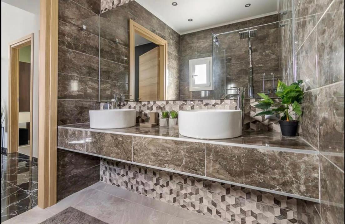 Apartment 4 Bedroom Penthouse In Center Of