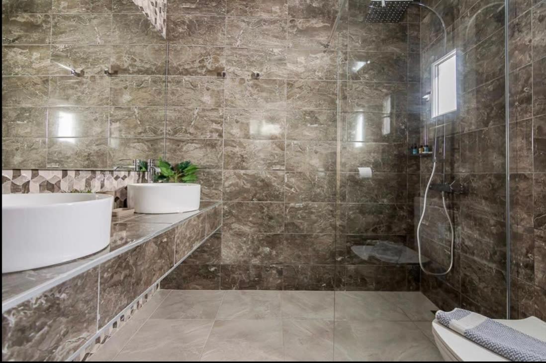 4 Bedroom Penthouse In Center Of Apartment Athens