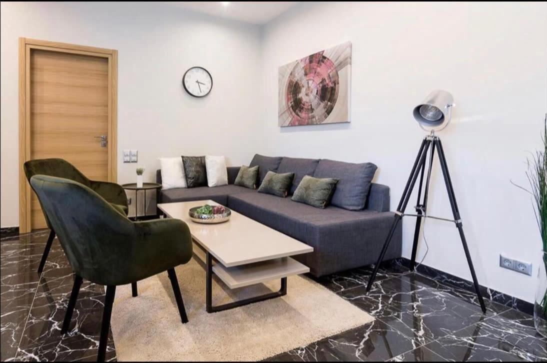 4 Bedroom Penthouse In Center Of Apartment Athens