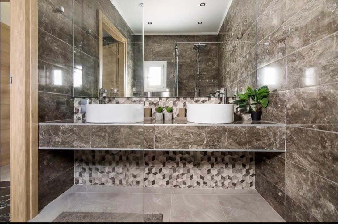 Appartement 4 Bedroom Penthouse In Center Of *